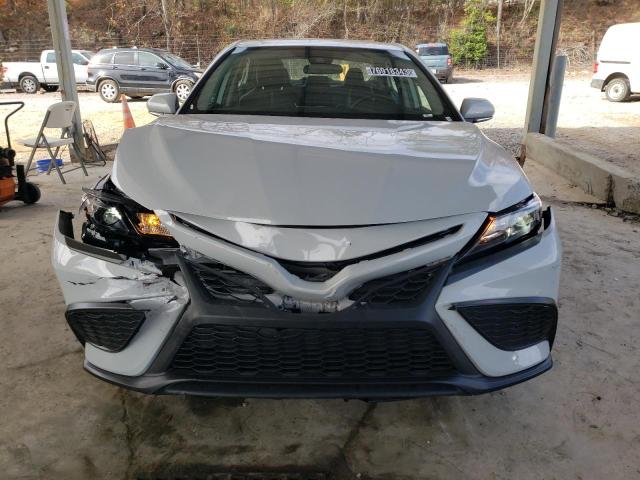 4T1G11AK3PU129074 - 2023 TOYOTA CAMRY SE NIGHT SHADE WHITE photo 5