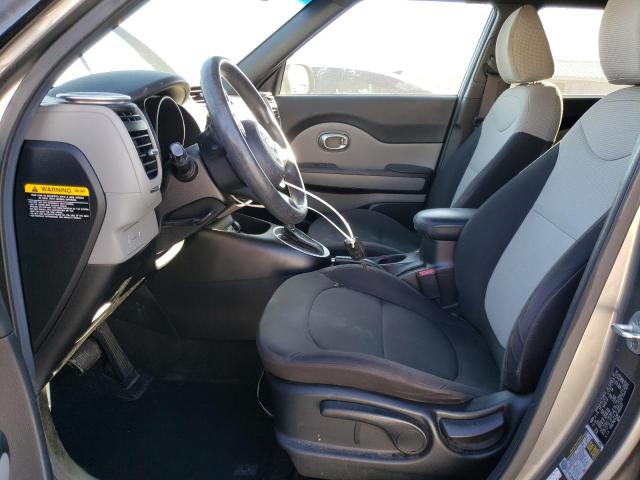 KNDJN2A29F7191497 - 2015 KIA SOUL GRAY photo 7