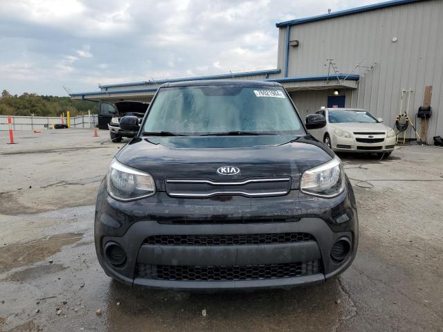 KNDJN2A24H7445278 - 2017 KIA SOUL BLACK photo 5