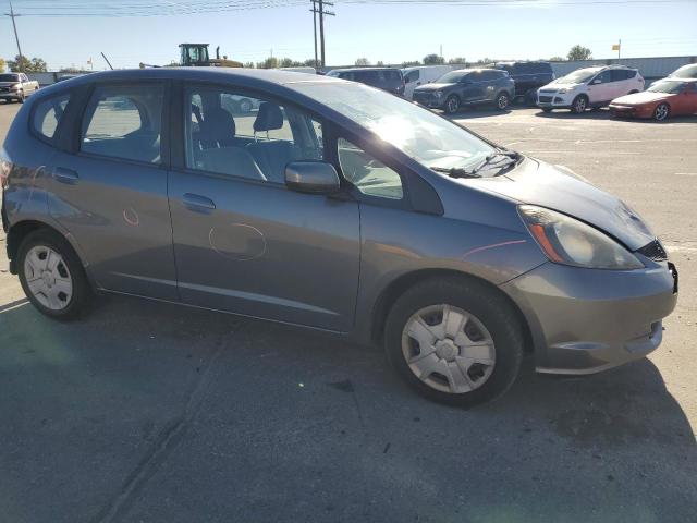 JHMGE8H30DC025836 - 2013 HONDA FIT GRAY photo 4