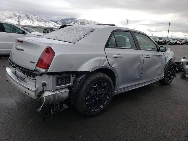 2C3CCASG9PH628525 - 2023 CHRYSLER 300 TOURING L SILVER photo 3