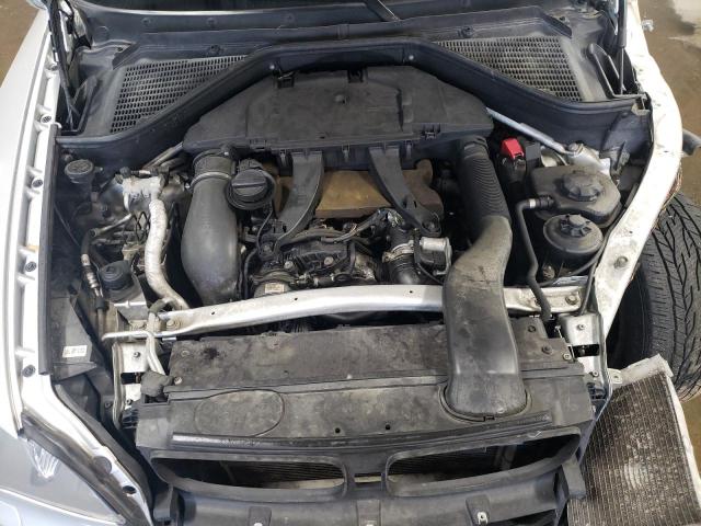 5UXZW0C56BL663313 - 2011 BMW X5 XDRIVE35D SILVER photo 11