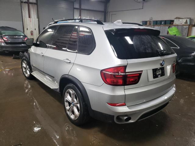 5UXZW0C56BL663313 - 2011 BMW X5 XDRIVE35D SILVER photo 2