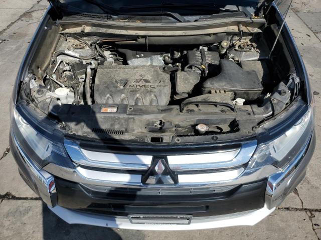 JA4AZ3A38GZ000929 - 2016 MITSUBISHI OUTLANDER SE SILVER photo 12