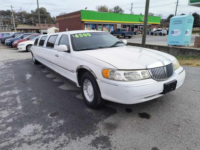 1L1FM81W81Y699930 - 2001 LINCOLN TOWN CAR EXECUTIVE WHITE photo 1