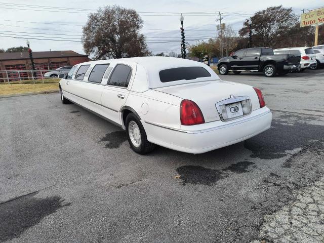 1L1FM81W81Y699930 - 2001 LINCOLN TOWN CAR EXECUTIVE WHITE photo 3