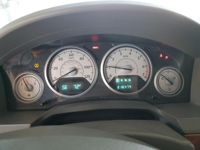 2A8HR54PX8R636528 - 2008 CHRYSLER TOWN & COU TOURING WHITE photo 9