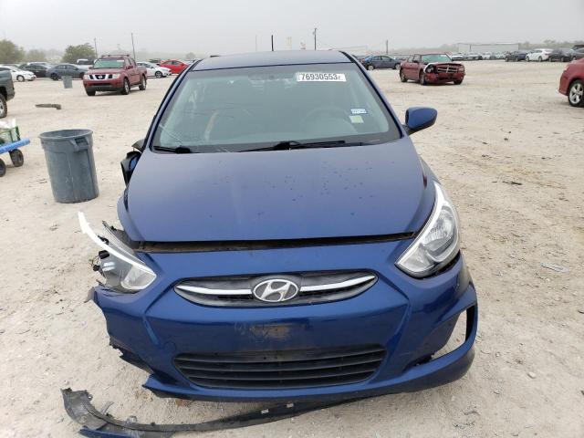 KMHCT5AE0HU346139 - 2017 HYUNDAI ACCENT SE BLUE photo 5