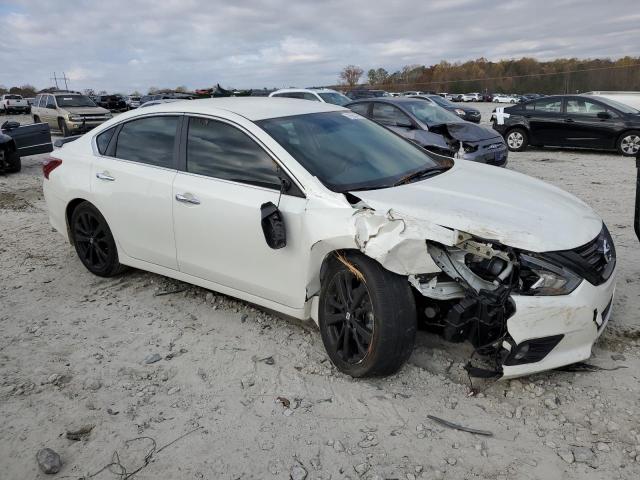 1N4AL3AP7JC288839 - 2018 NISSAN ALTIMA 2.5 WHITE photo 4