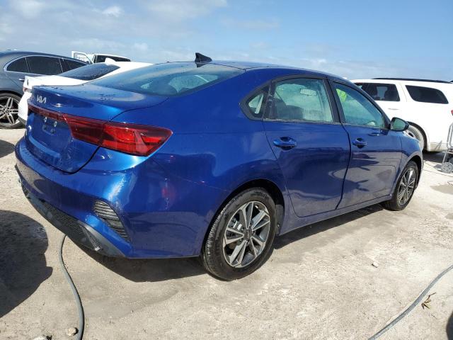 3KPF24AD9RE774667 - 2024 KIA FORTE LX BLUE photo 3