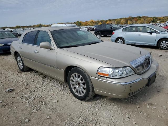 1LNHM82W07Y624752 - 2007 LINCOLN TOWN CAR SIGNATURE LIMITED CREAM photo 4