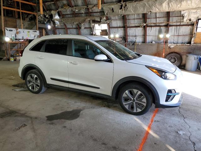 KNDCC3LG0N5160890 - 2022 KIA NIRO S WHITE photo 4