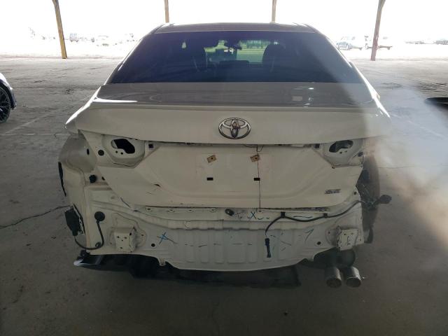 4T1B11HK5JU156722 - 2018 TOYOTA CAMRY L WHITE photo 6