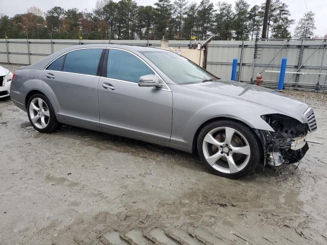 WDDNG7BB6AA319929 - 2010 MERCEDES-BENZ S 550 GRAY photo 4