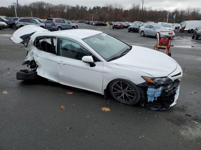 4T1G11AKXRU848342 - 2024 TOYOTA CAMRY SE NIGHT SHADE WHITE photo 4