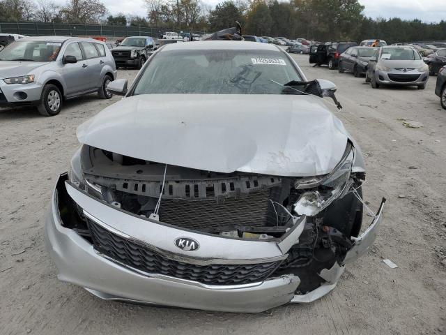 5XXGT4L32LG394333 - 2020 KIA OPTIMA LX SILVER photo 5