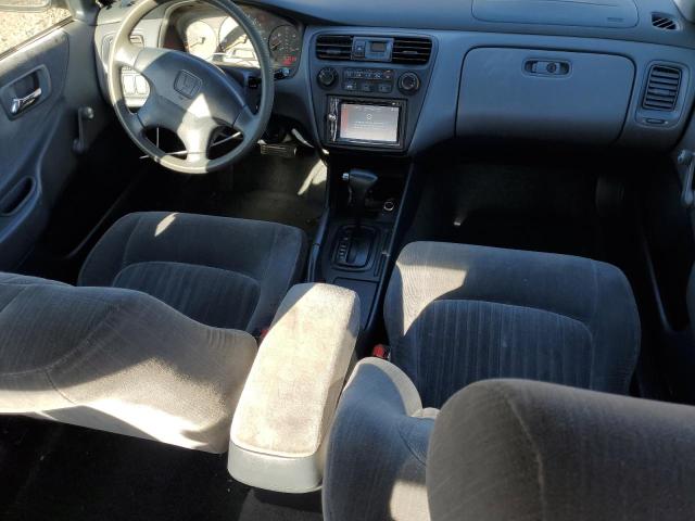 1HGCF8649WA067303 - 1998 HONDA ACCORD DX SILVER photo 8