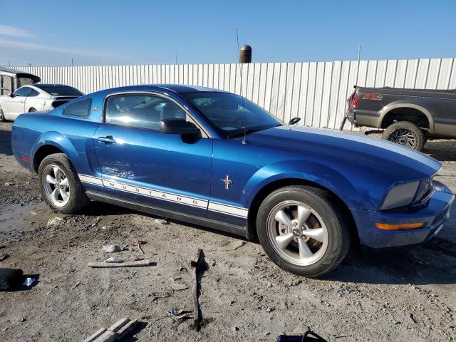 1ZVFT80N775249045 - 2007 FORD MUSTANG BLUE photo 4