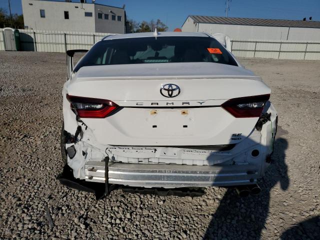4T1G11BKXPU073049 - 2023 TOYOTA CAMRY SE NIGHT SHADE WHITE photo 6
