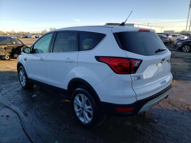 1FMCU0GD7KUC47968 - 2019 FORD ESCAPE SE WHITE photo 2