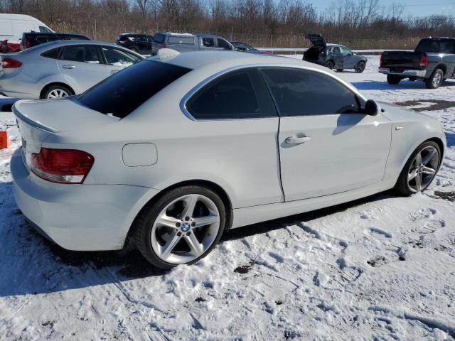 WBAUC73519VK95034 - 2009 BMW 135 I WHITE photo 3