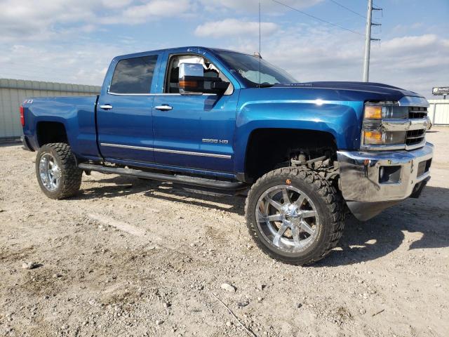 1GC1KWEYXJF142645 - 2018 CHEVROLET SILVERADO K2500 HEAVY DUTY LTZ BLUE photo 4