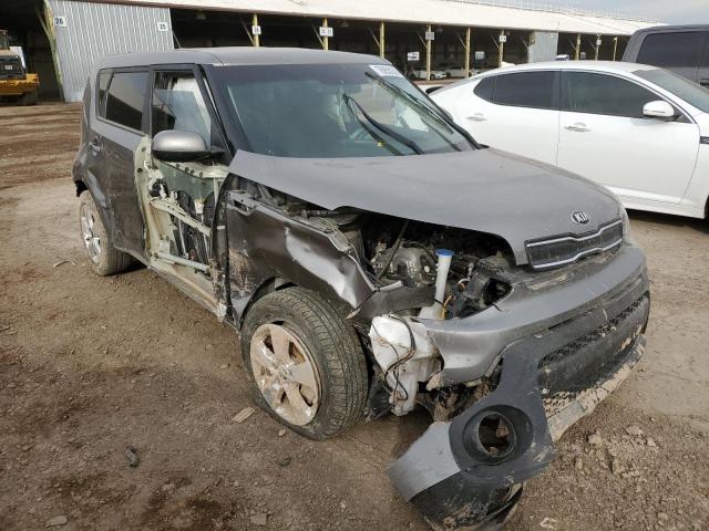 KNDJN2A27K7655574 - 2019 KIA SOUL GRAY photo 4