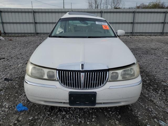 1LNHM83W1YY918161 - 2000 LINCOLN TOWN CARTIER WHITE photo 5