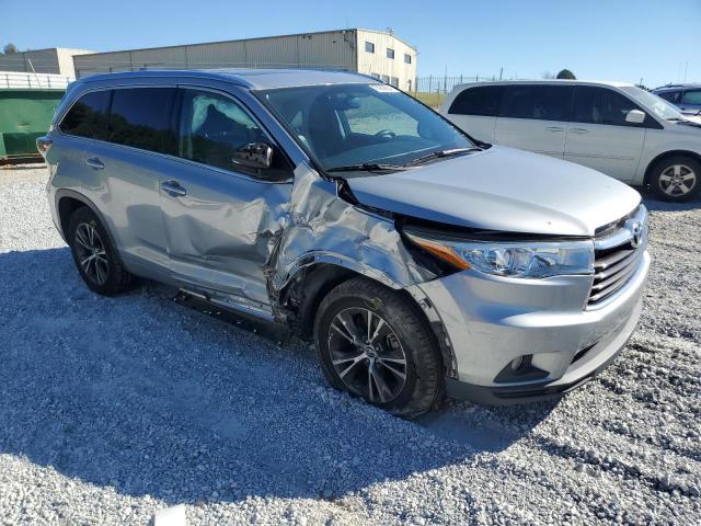 5TDKKRFH3GS121536 - 2016 TOYOTA HIGHLANDER XLE SILVER photo 4