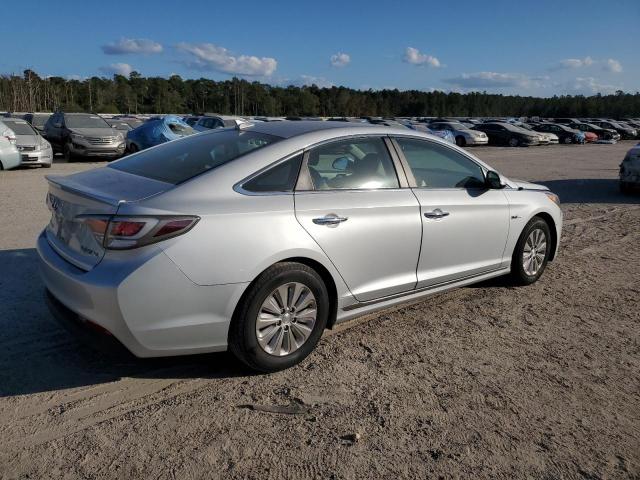 KMHE24L31HA063140 - 2017 HYUNDAI SONATA HYBRID SILVER photo 3