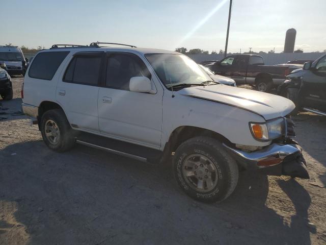 JT3GN86R7W0061198 - 1998 TOYOTA 4RUNNER SR5 WHITE photo 4