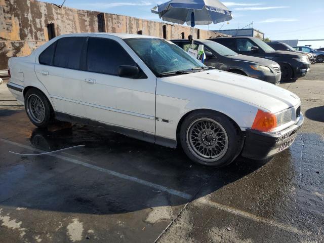 WBACA5315PFG04503 - 1993 BMW 318 I WHITE photo 4