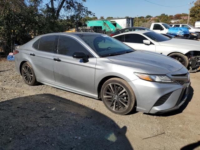 4T1B61HK5KU807592 - 2019 TOYOTA CAMRY XSE SILVER photo 4