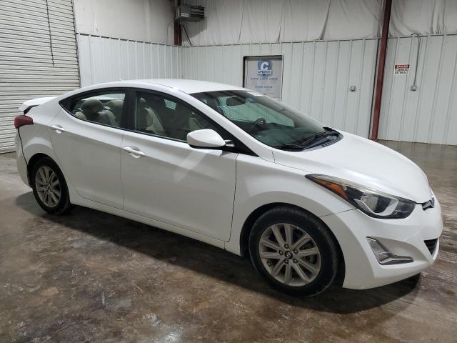 5NPDH4AE3GH660509 - 2016 HYUNDAI ELANTRA SE WHITE photo 4