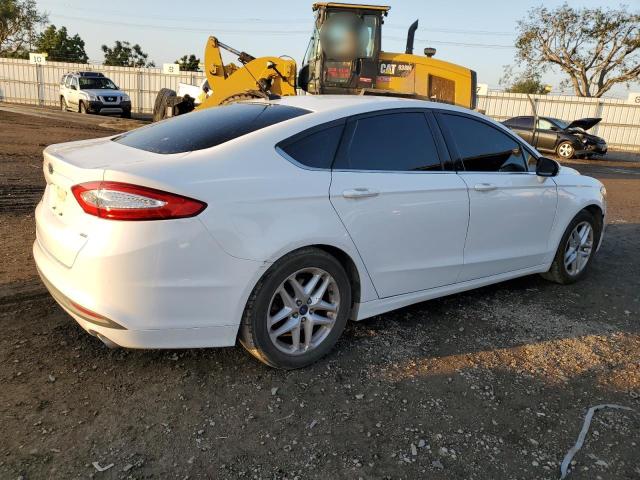 3FA6P0H70GR307000 - 2016 FORD FUSION SE WHITE photo 3