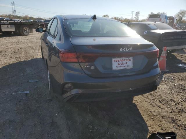 3KPF24AD0NE499099 - 2022 KIA FORTE FE GRAY photo 6