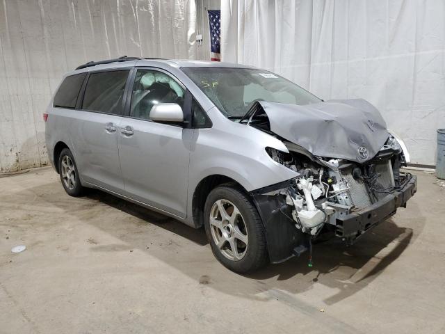 5TDDK3DC0FS122655 - 2015 TOYOTA SIENNA XLE SILVER photo 4