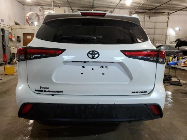 5TDGZRBH2MS104228 - 2021 TOYOTA HIGHLANDER XLE WHITE photo 6