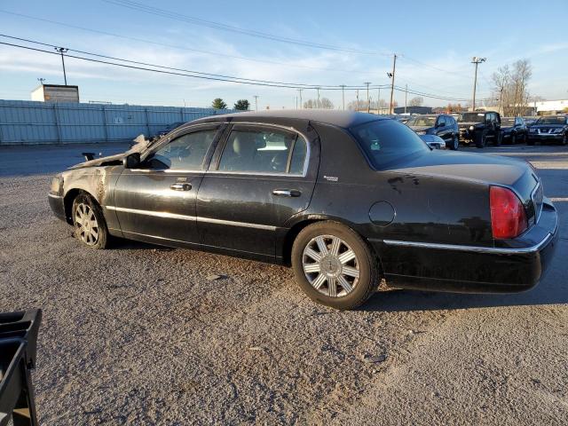 1LNHM82W55Y658652 - 2005 LINCOLN TOWN CAR SIGNATURE LIMITED BLACK photo 2