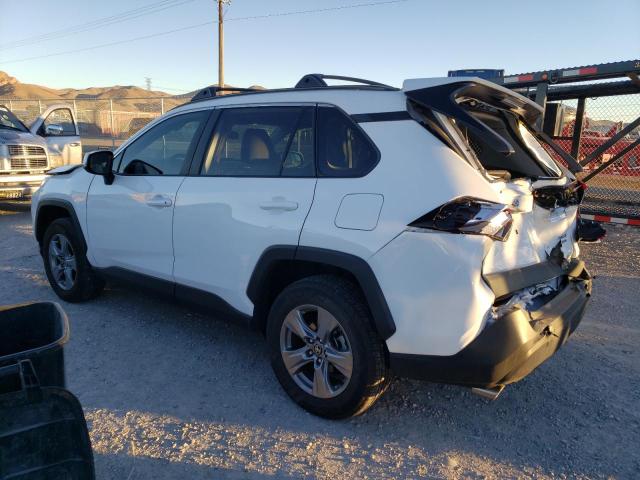 2T3P1RFV3NW320984 - 2022 TOYOTA RAV4 XLE WHITE photo 2