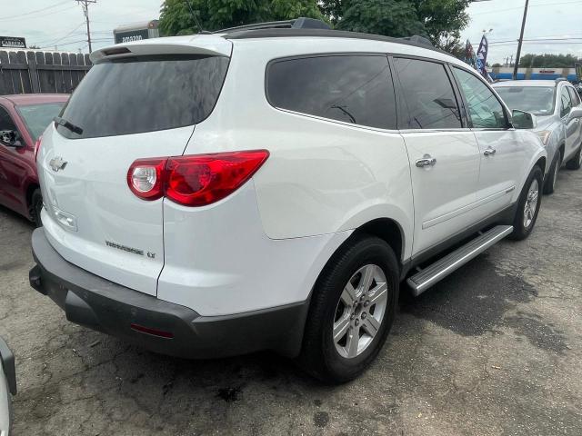 1GNER23DX9S112366 - 2009 CHEVROLET TRAVERSE LT WHITE photo 4