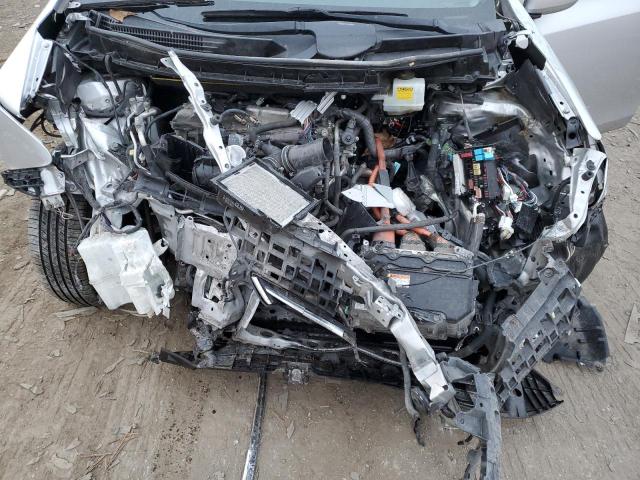 JTDZN3EU7E3299949 - 2014 TOYOTA PRIUS V SILVER photo 11