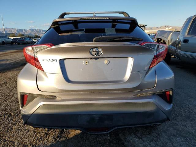 NMTKHMBX8JR030492 - 2018 TOYOTA C-HR XLE SILVER photo 6