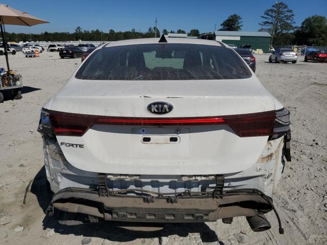 3KPF24AD0KE119917 - 2019 KIA FORTE FE WHITE photo 6