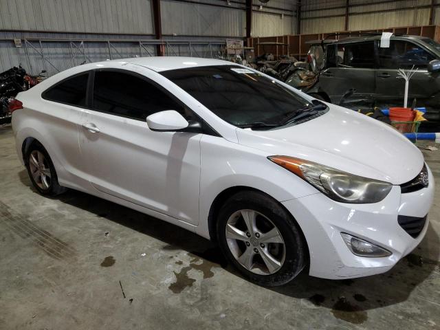 KMHDH6AE6DU011294 - 2013 HYUNDAI ELANTRA CO GS WHITE photo 4