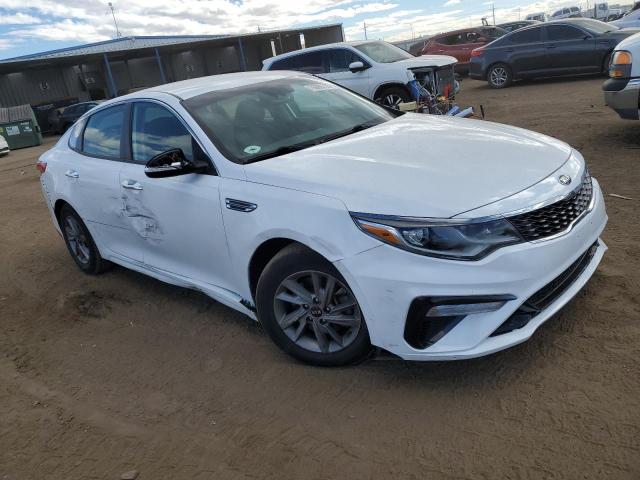 5XXGT4L33LG435617 - 2020 KIA OPTIMA LX WHITE photo 4