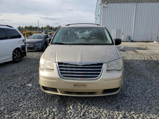 2A4RR4DE5AR178076 - 2010 CHRYSLER TOWN & COU LX TAN photo 5