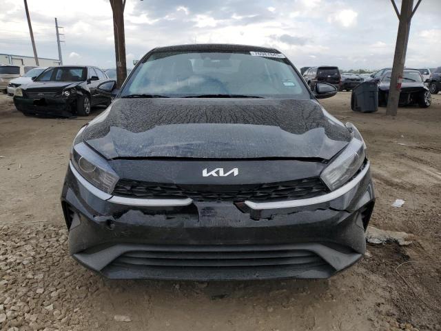 3KPF24AD6PE547563 - 2023 KIA FORTE LX BLACK photo 5