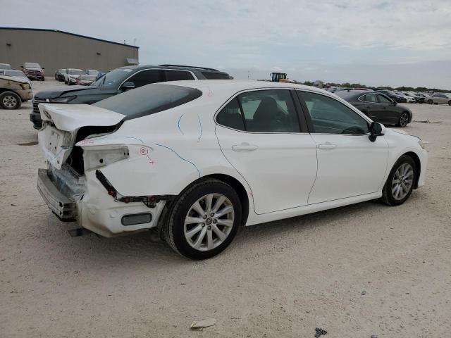 4T1B11HK3JU144634 - 2018 TOYOTA CAMRY L WHITE photo 3