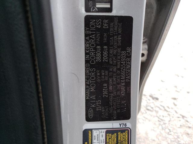 KNAFK4A66G5549338 - 2016 KIA FORTE LX SILVER photo 13